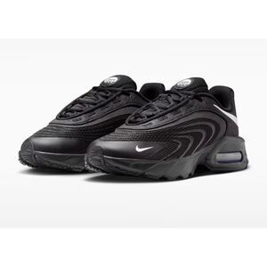 Nike Air Max Fire Women's Sneakers in black, dize 7,5 NWT